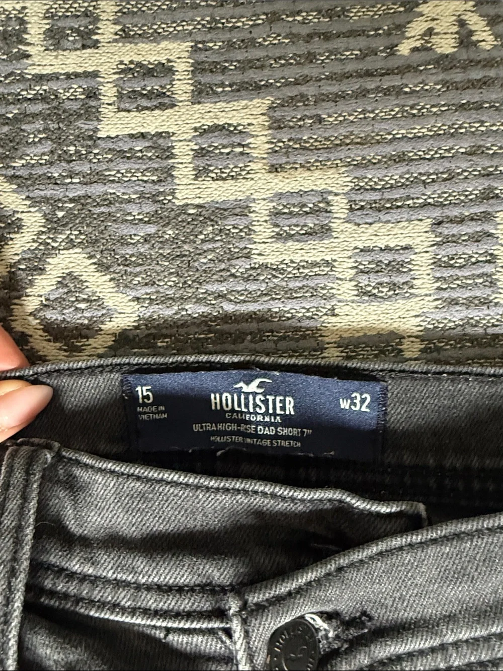Hollister Ultra High Rise Dad Long Shorts Black Washed Denim Distressed 7”